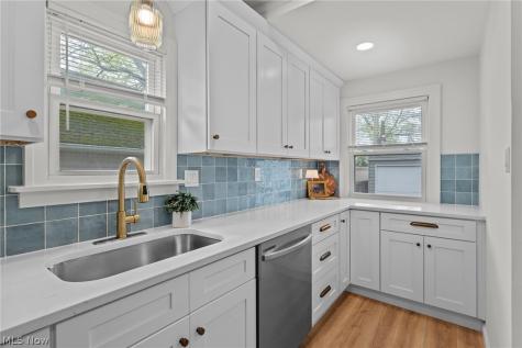 174 E 208th Street Euclid OH 44123