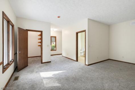 1177 W Portage Trail Extension Cuyahoga Falls OH 44223