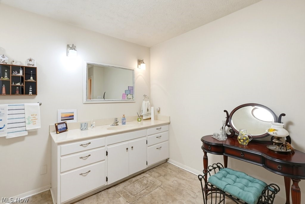 1177 Portage Trail Cuyahoga Falls OH 44223