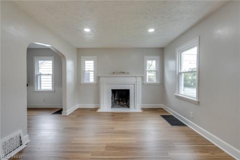 136 36th Street NE Canton OH 44714