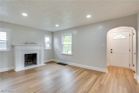 136 36th Street NE Canton OH 44714