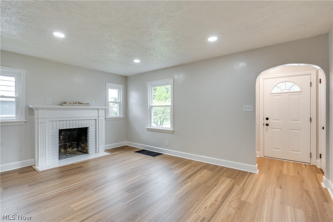 136 36th Street NE Canton OH 44714