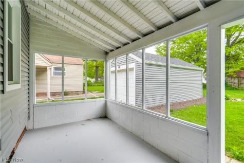 136 36th Street NE Canton OH 44714