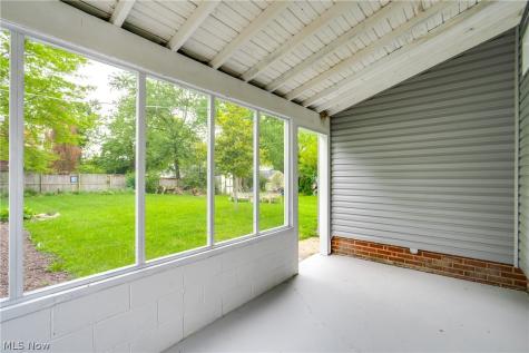 136 36th Street NE Canton OH 44714