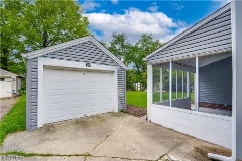 136 36th Street NE Canton OH 44714