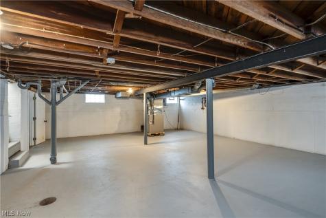136 36th Street NE Canton OH 44714