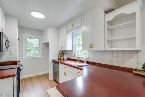 136 36th Street NE Canton OH 44714