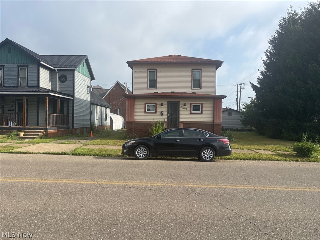 309 E 1st Street Uhrichsville OH 44683