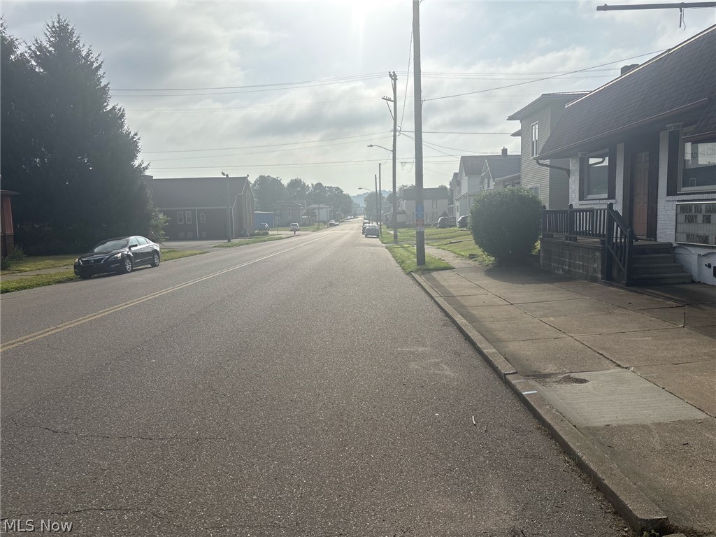309 E 1st Street Uhrichsville OH 44683