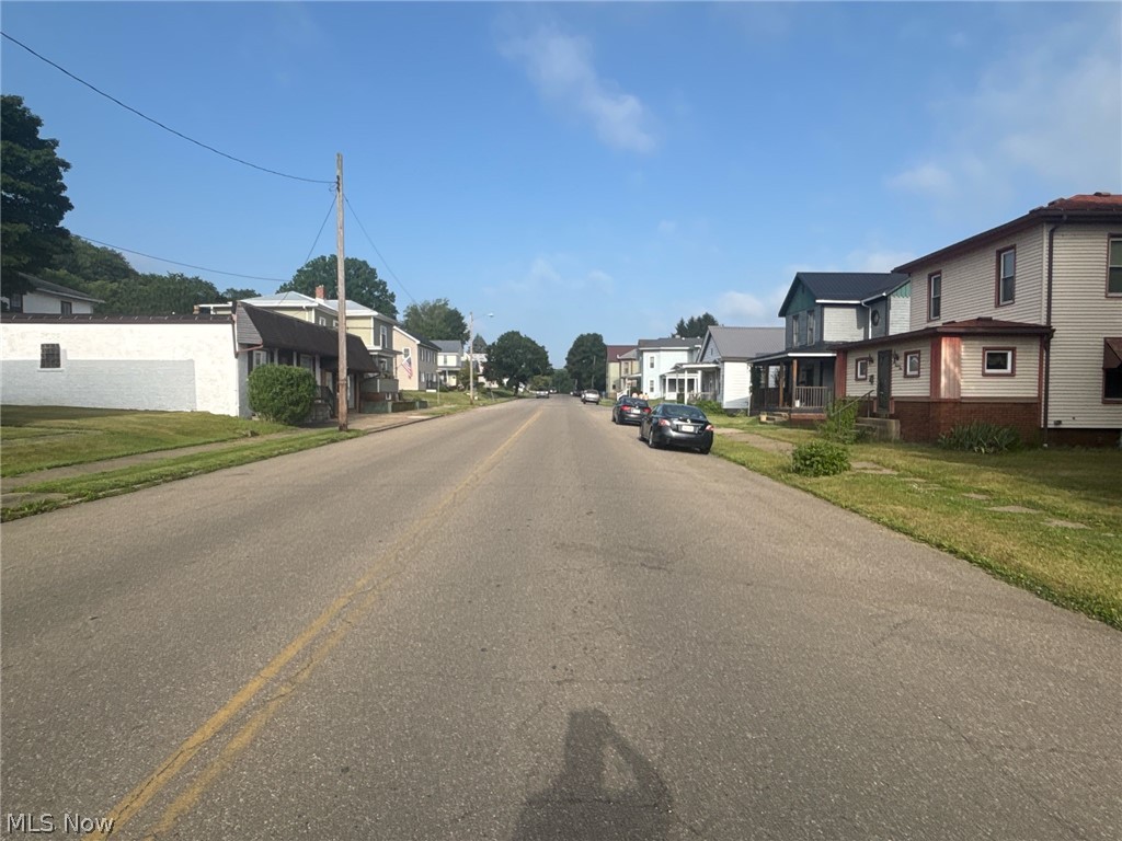 309 E 1st Street Uhrichsville OH 44683