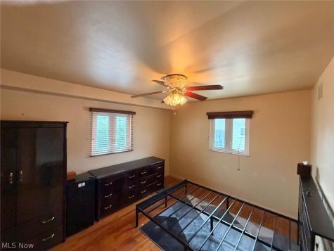 7239 Oakwood Road Parma OH 44130