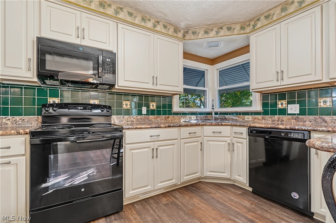 7938 Skyline Drive Broadview Heights OH 44147