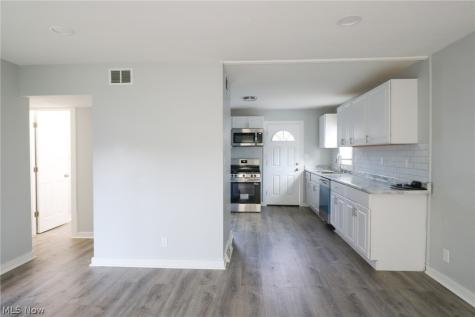 4319 W.189 Cleveland OH 44135