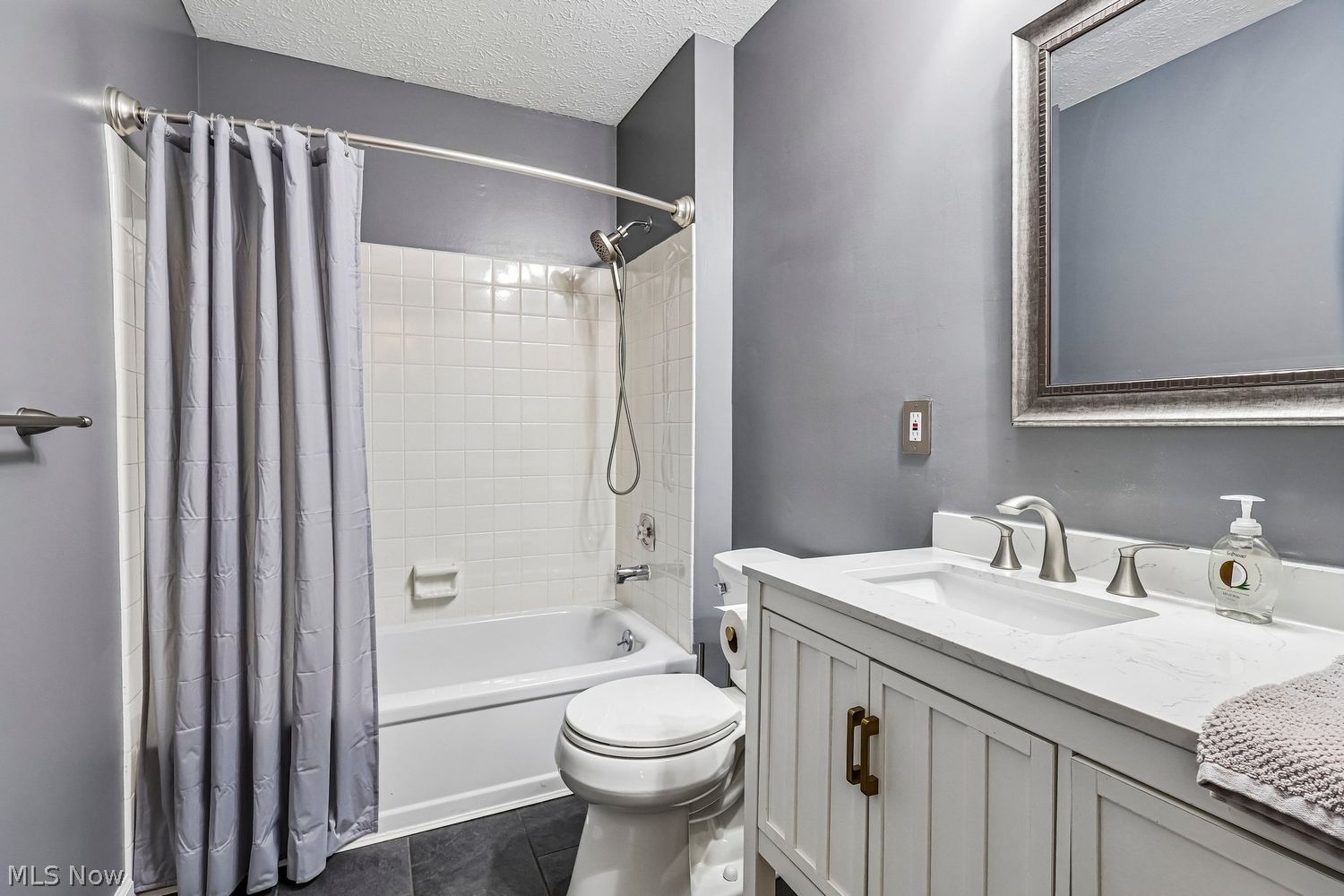 17950 Treasure Isle Circle Strongsville OH 44136