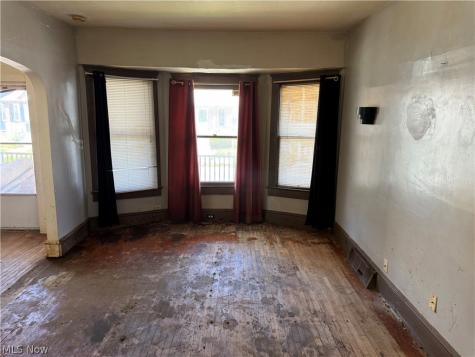 3921 Poe Avenue Cleveland OH 44109
