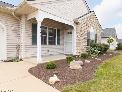 132 Arrow Court Elyria OH 44035