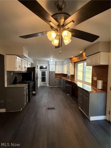 1647 Fairfax Road Akron OH 44313