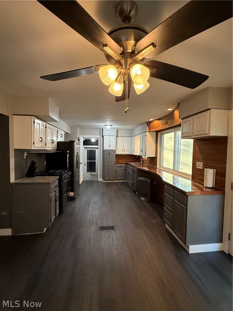 1647 Fairfax Road Akron OH 44313