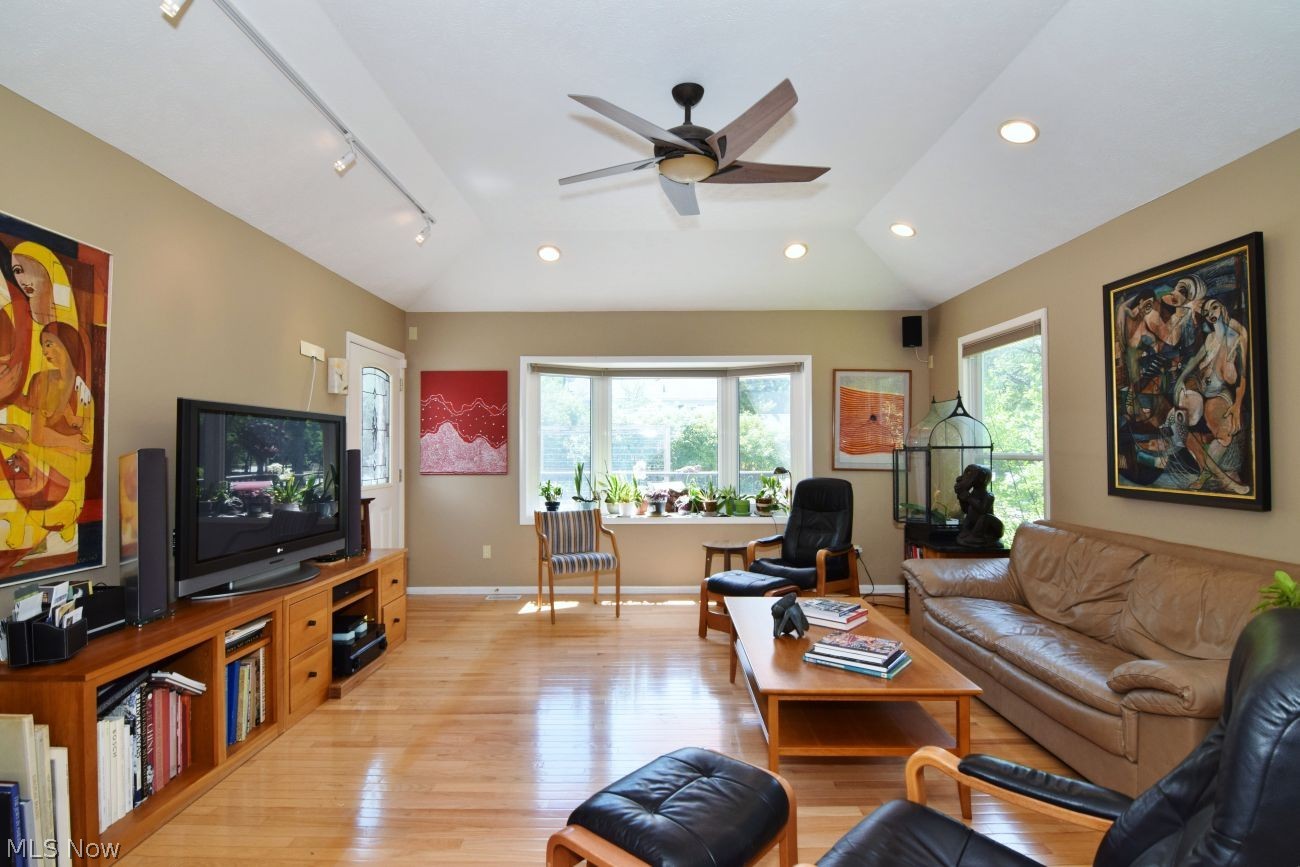21850 E Byron Road Shaker Heights OH 44122