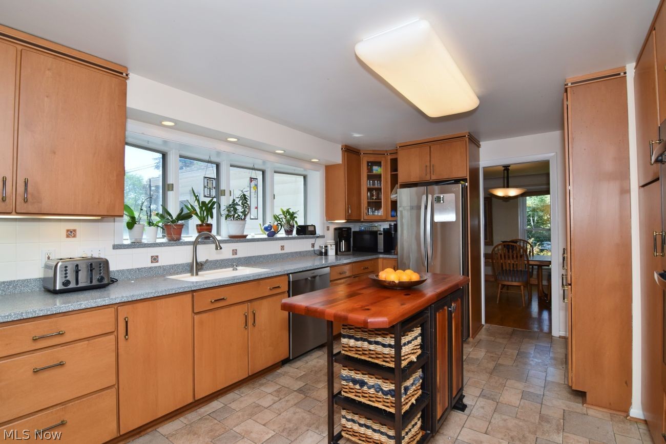 21850 E Byron Road Shaker Heights OH 44122