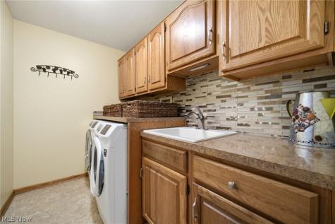 6915 Harbor Drive NW Canton OH 44718