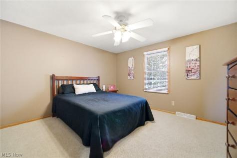 6915 Harbor Drive NW Canton OH 44718