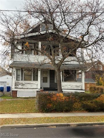 969 Evangeline Road Cleveland OH 44110