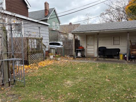 969 Evangeline Road Cleveland OH 44110