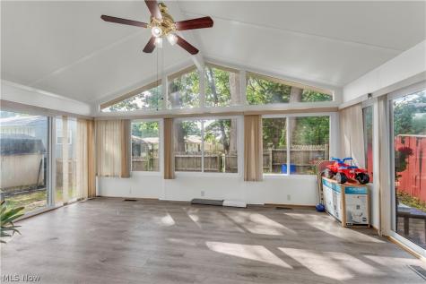596 Eric Drive Akron OH 44305