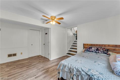 596 Eric Drive Akron OH 44305