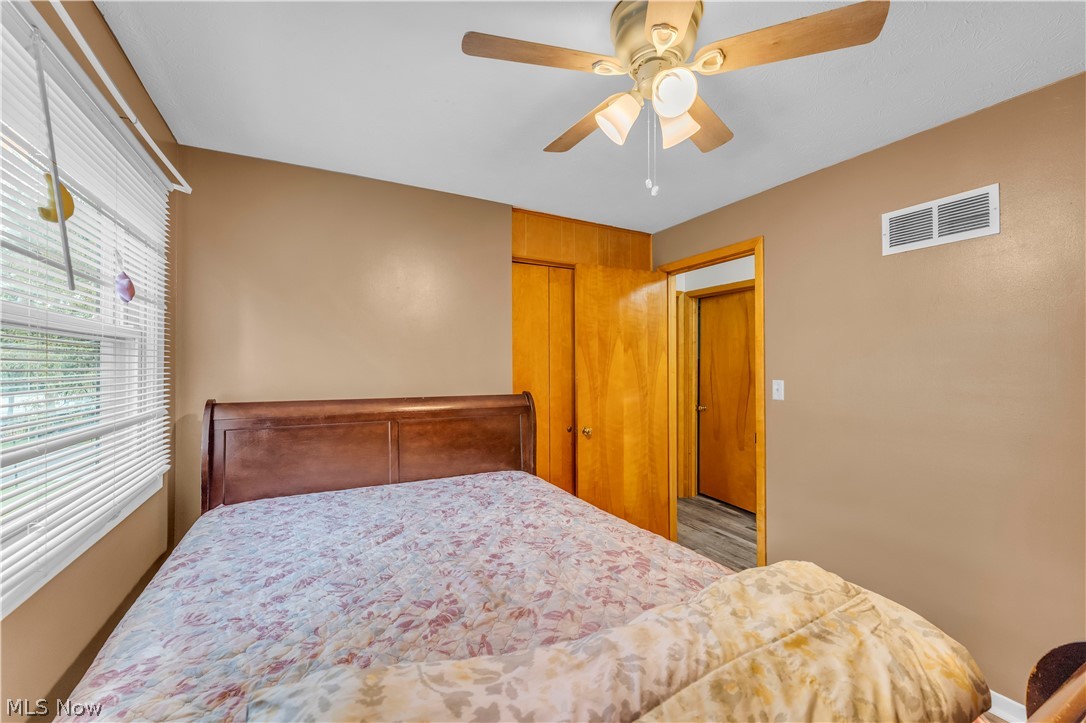 596 Eric Drive Akron OH 44305