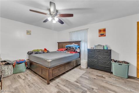 596 Eric Drive Akron OH 44305