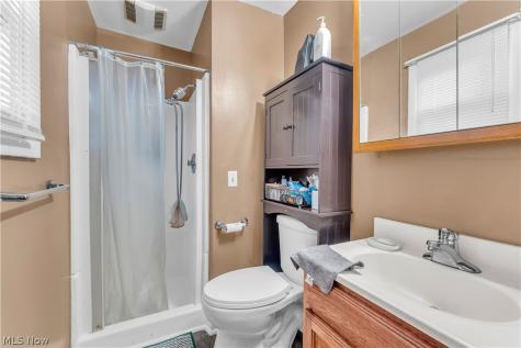 596 Eric Drive Akron OH 44305