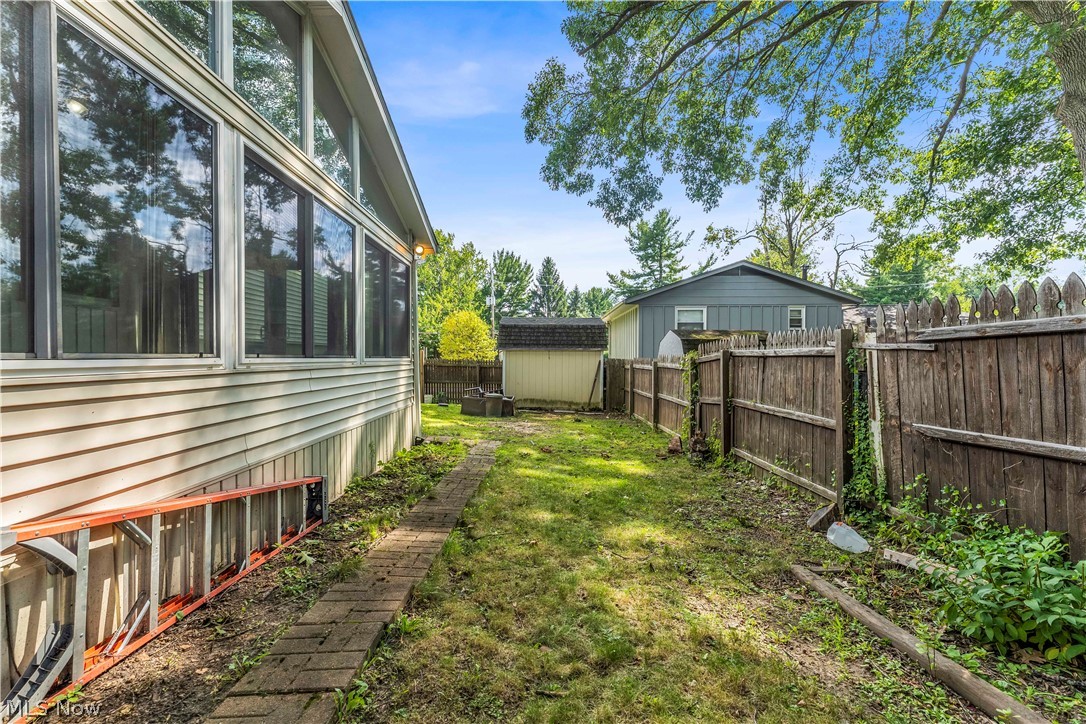 596 Eric Drive Akron OH 44305