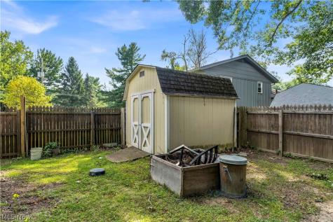 596 Eric Drive Akron OH 44305