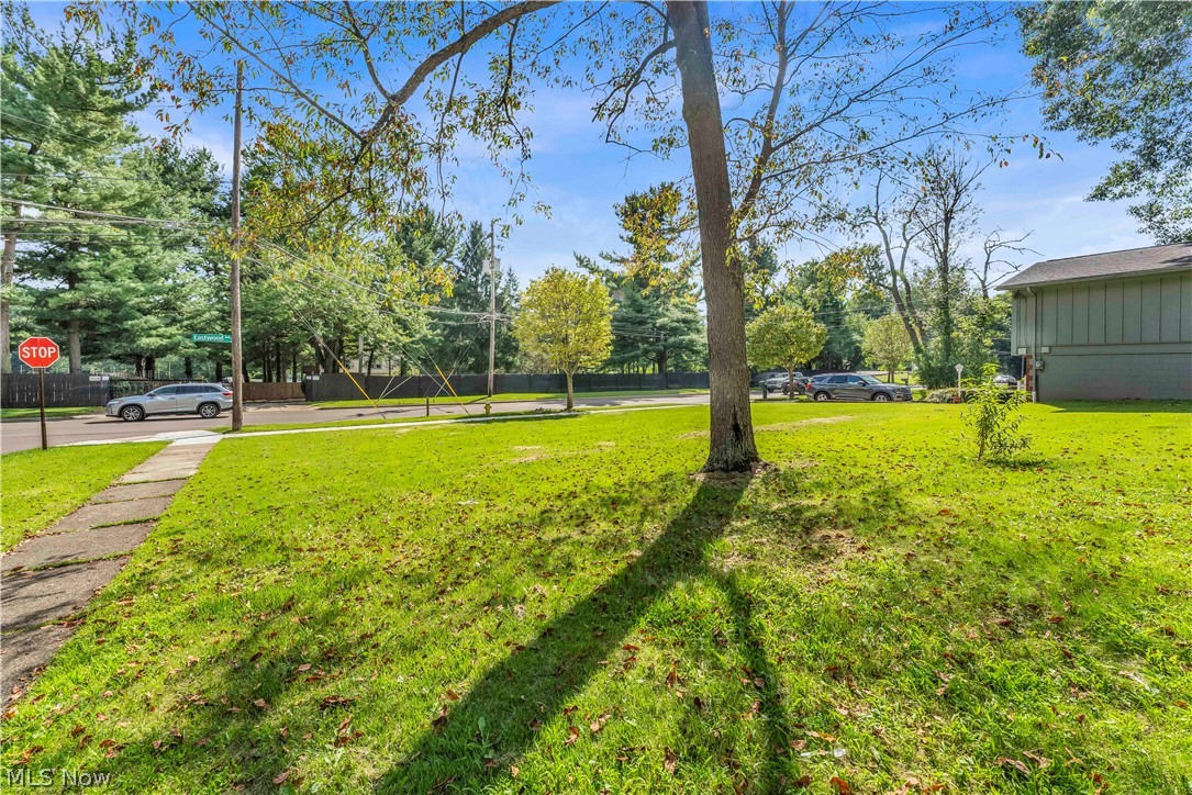 596 Eric Drive Akron OH 44305