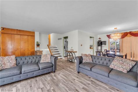 596 Eric Drive Akron OH 44305