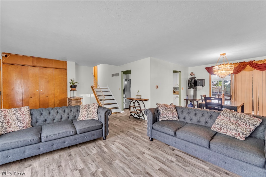 596 Eric Drive Akron OH 44305