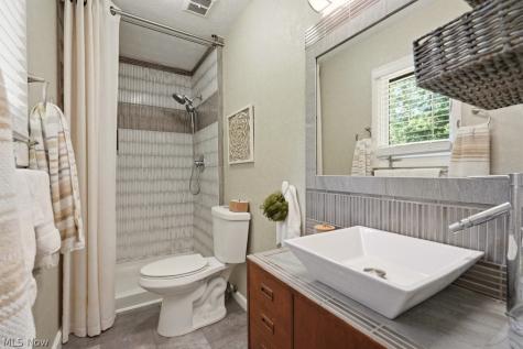 1155 Romayne Drive Akron OH 44313