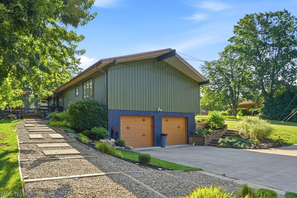 1155 Romayne Drive Akron OH 44313