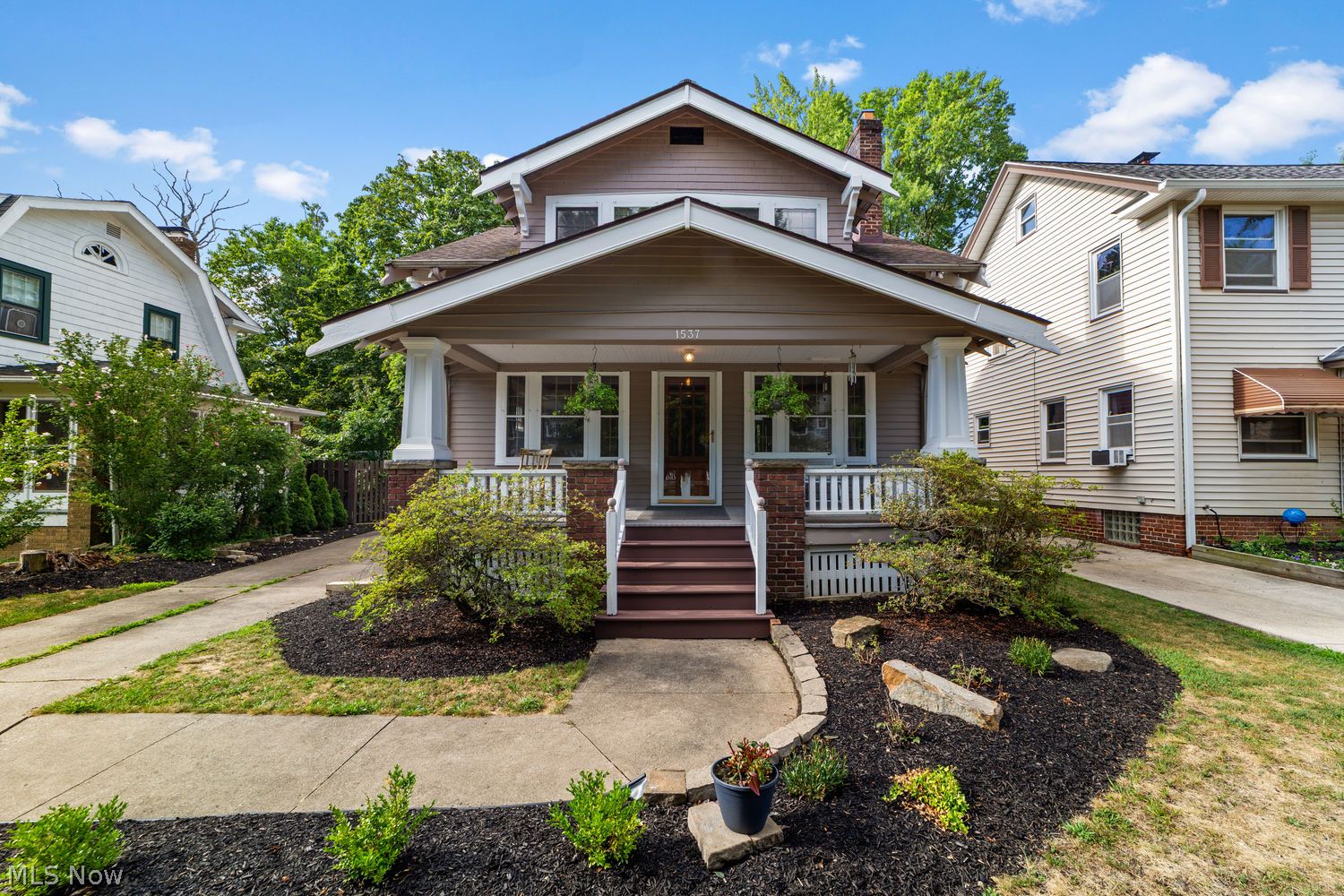 1537 Parkhill Road Cleveland Heights OH 44121