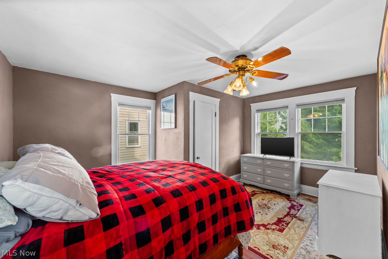 1537 Parkhill Road Cleveland Heights OH 44121