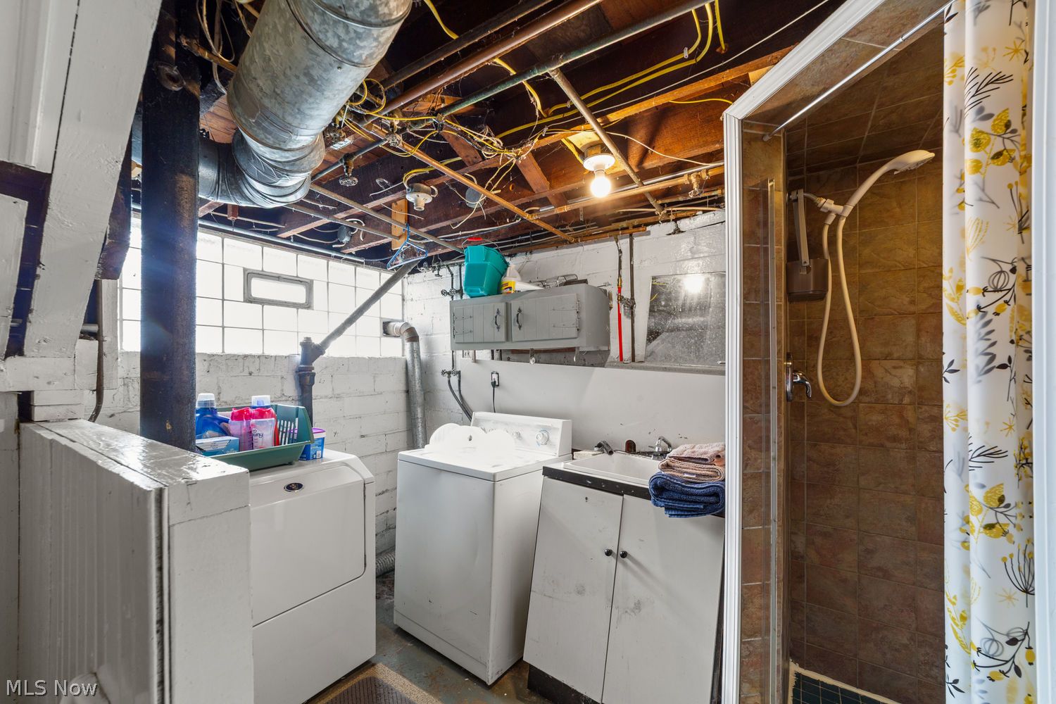 1537 Parkhill Road Cleveland Heights OH 44121