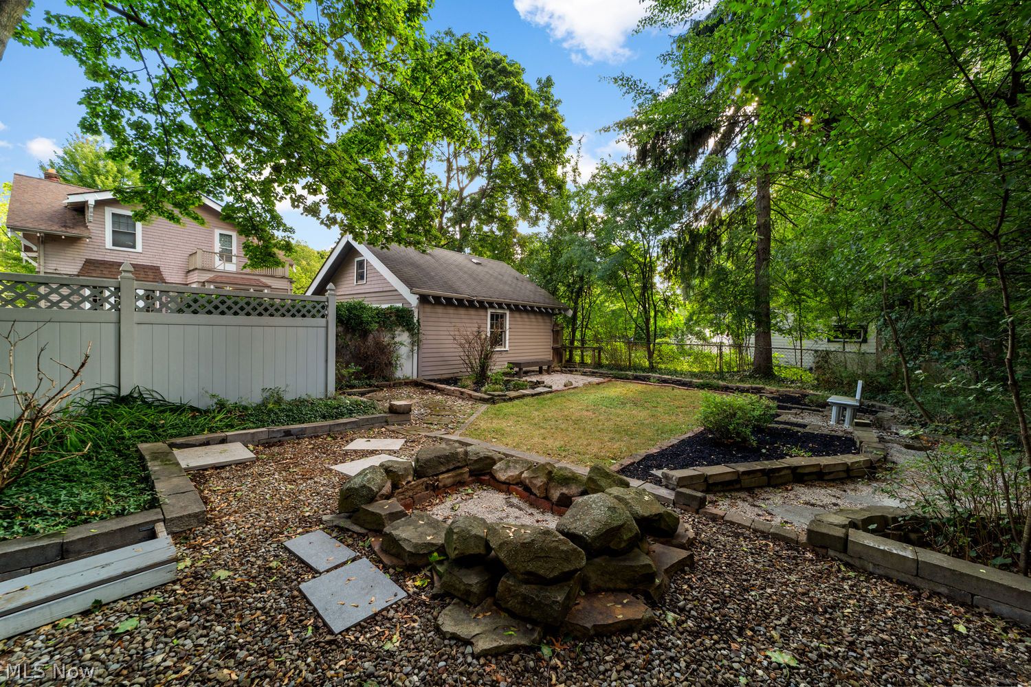 1537 Parkhill Road Cleveland Heights OH 44121