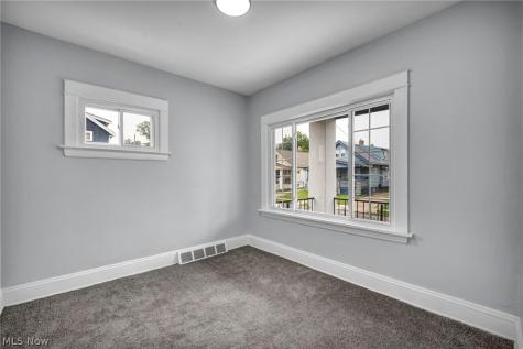13805 Chapelside Avenue Cleveland OH 44120
