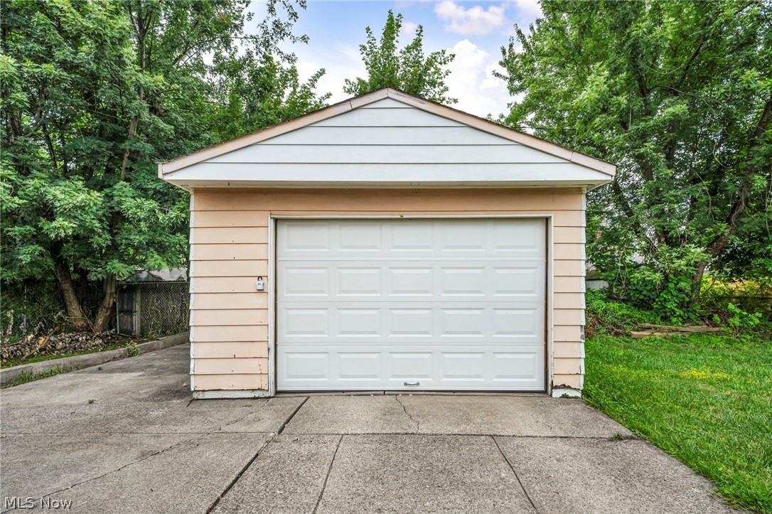 13805 Chapelside Avenue Cleveland OH 44120