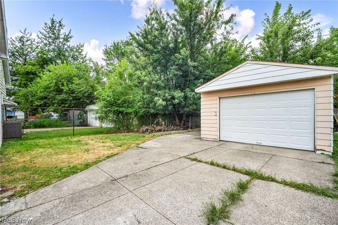13805 Chapelside Avenue Cleveland OH 44120