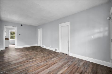 13805 Chapelside Avenue Cleveland OH 44120