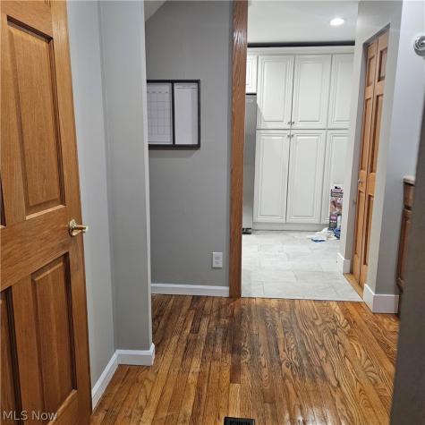 7607 Big Creek Middleburg Heights OH 44130
