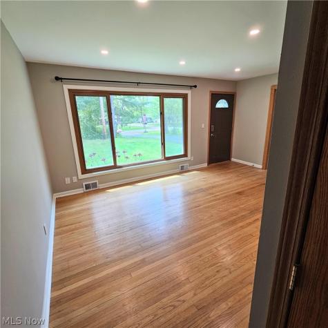 7607 Big Creek Middleburg Heights OH 44130